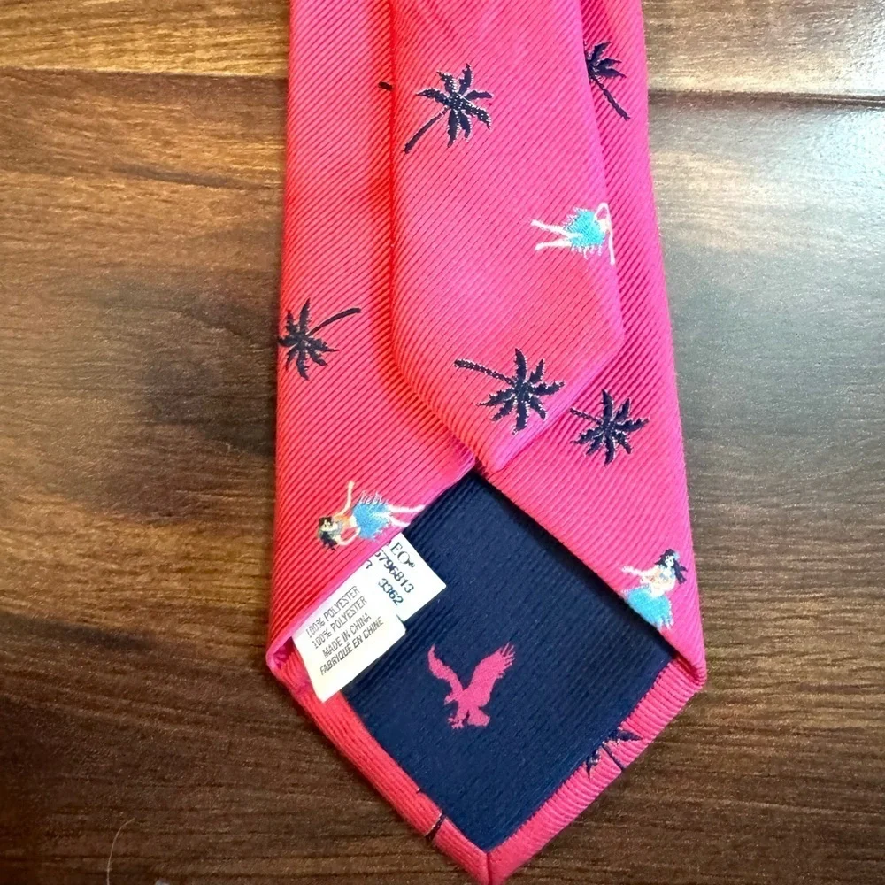🌿END of SEASON SALE🌿AMERICAN EAGLE Outfitters Pink Tropical  Design Tie
